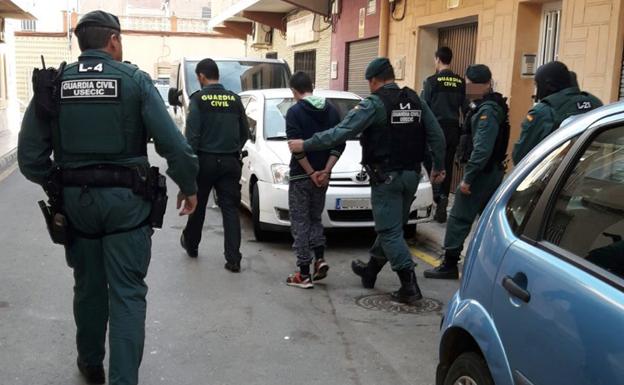 Cuatro Detenidos, Uno De Ellos Menor De Edad, Por Robos Con Violencia ...